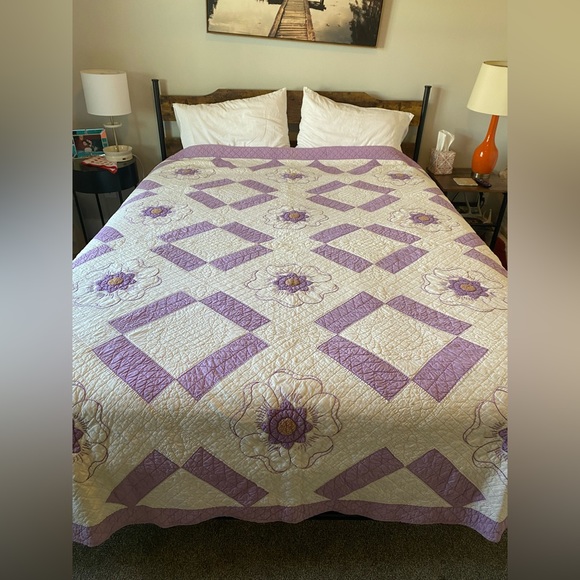 Handmade Lavender Quilt with large Flowers! 74”/92” - Picture 2 of 9
